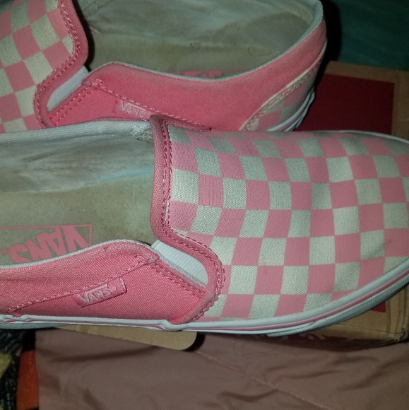 vans in pink